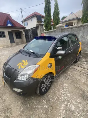Toyota Yaris 2010 Gray