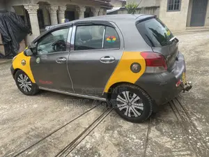 Toyota Yaris 2010 Gray