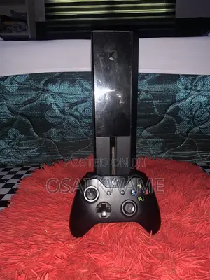 Uk Used Xbox One for Sale With One Wireless Controller