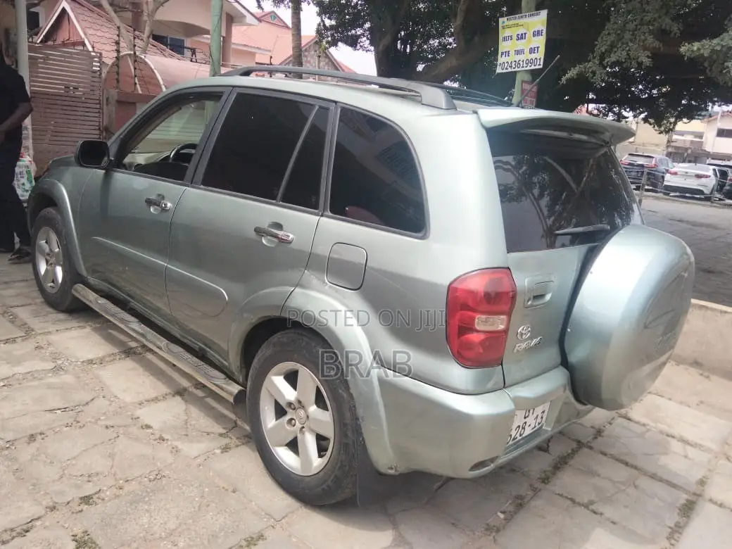 Toyota RAV4 2.0 2005 Gray