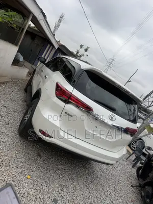 Toyota Fortuner 2.7 AWD 2019 White