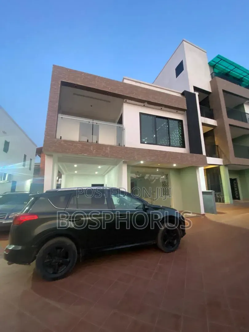 4bdrm House in Lapaz Nyamekye, Nyanmekye for rent