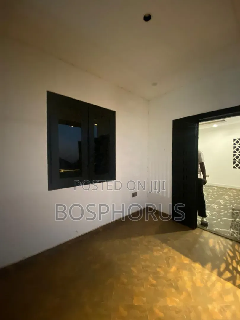 4bdrm House in Lapaz Nyamekye, Nyanmekye for rent