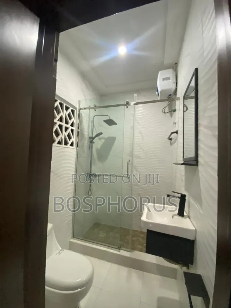 4bdrm House in Lapaz Nyamekye, Nyanmekye for rent