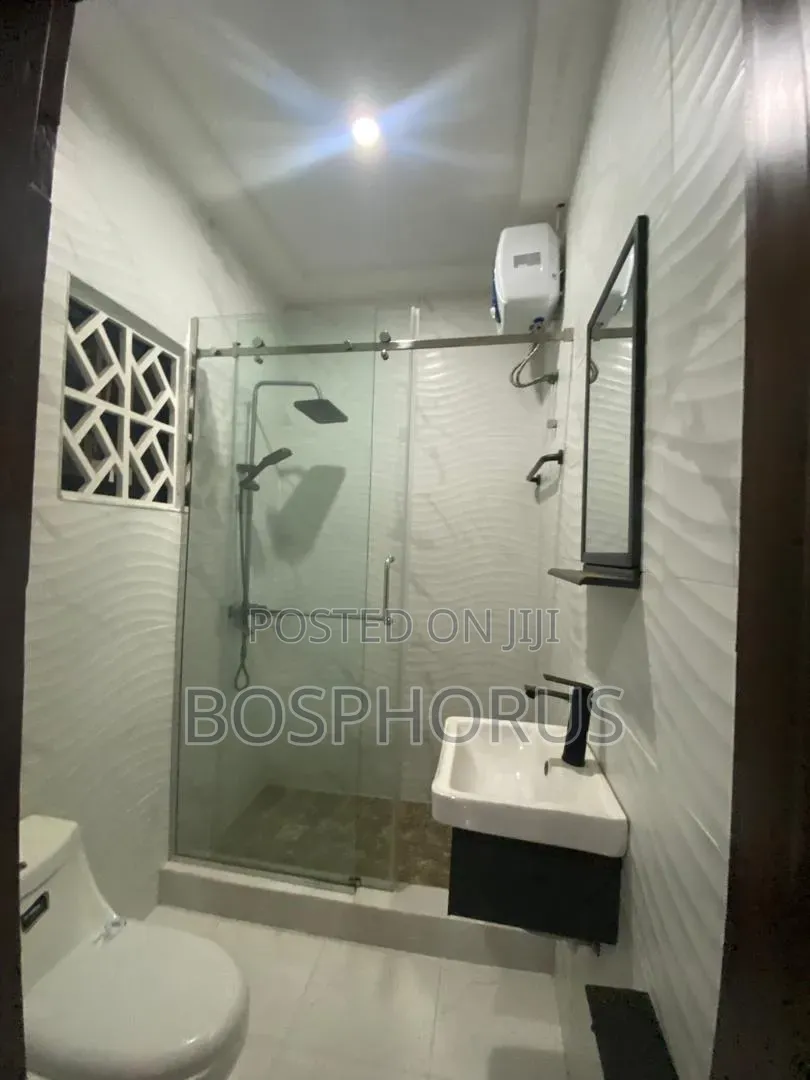 4bdrm House in Lapaz Nyamekye, Nyanmekye for rent