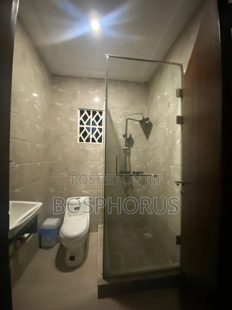 4bdrm House in Lapaz Nyamekye, Nyanmekye for rent
