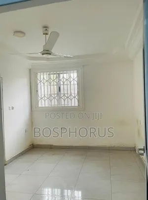 1bdrm Apartment in Lapaz Racecourse, Nyanmekye for rent