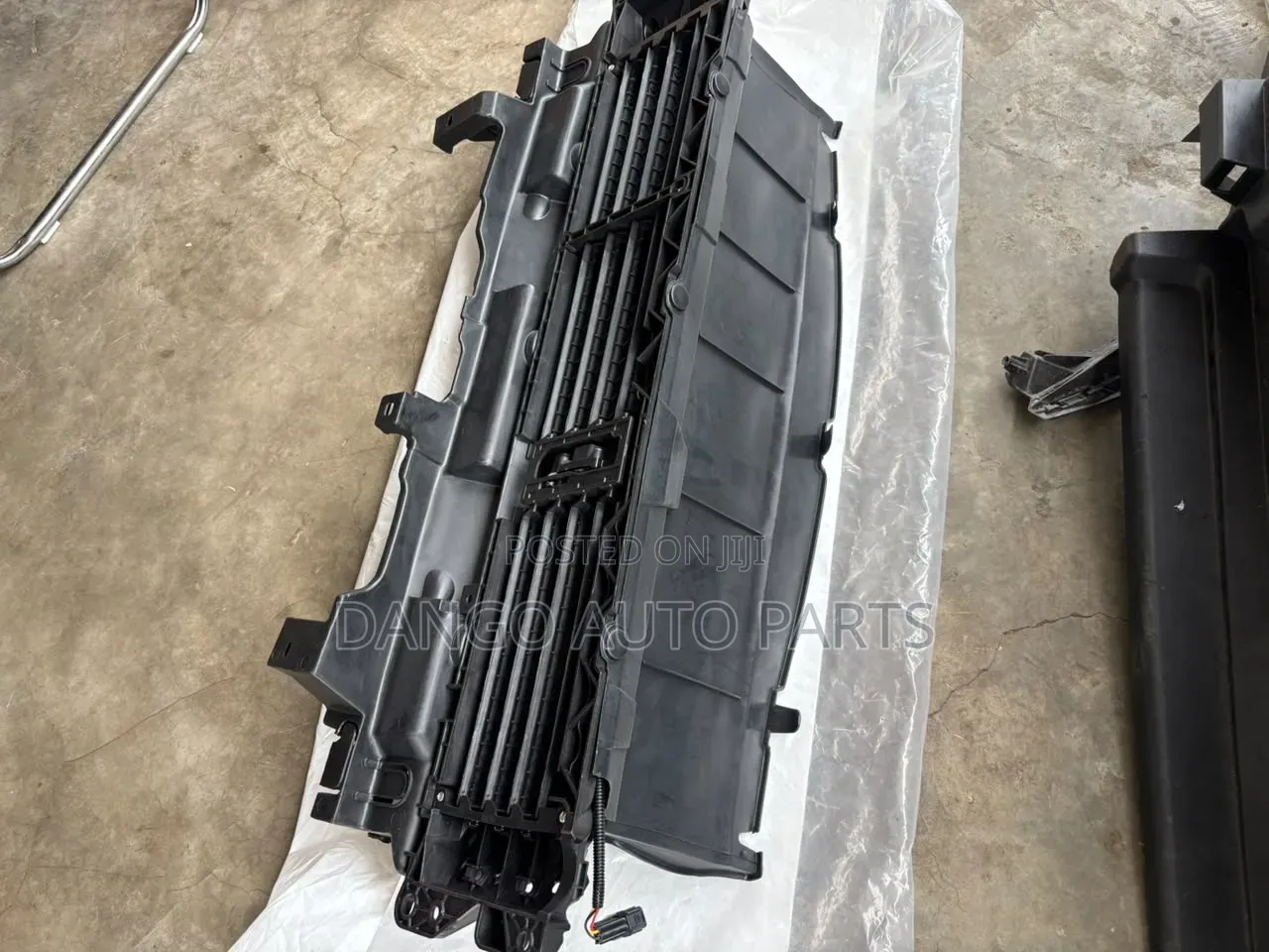 Honda CRV 2017-22 Shutter Grille Brand New