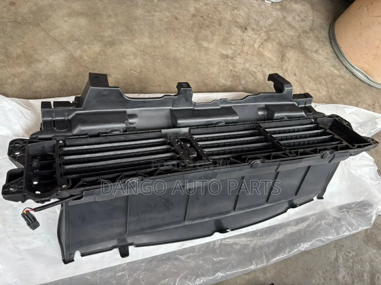 Honda CRV 2017-22 Shutter Grille Brand New