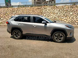 Toyota RAV4 2022 Silver