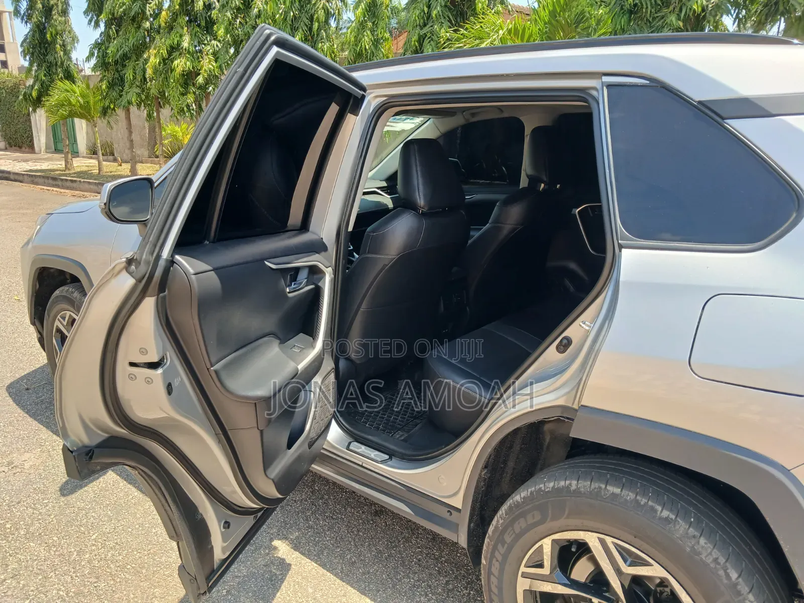 Toyota RAV4 2022 Silver