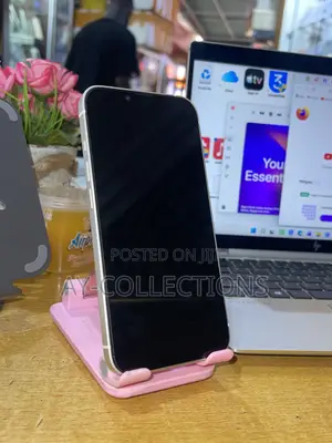 Apple iPhone 13 128 GB White