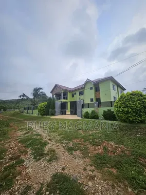 8bdrm House in Ekman Ash, Oyibi for sale