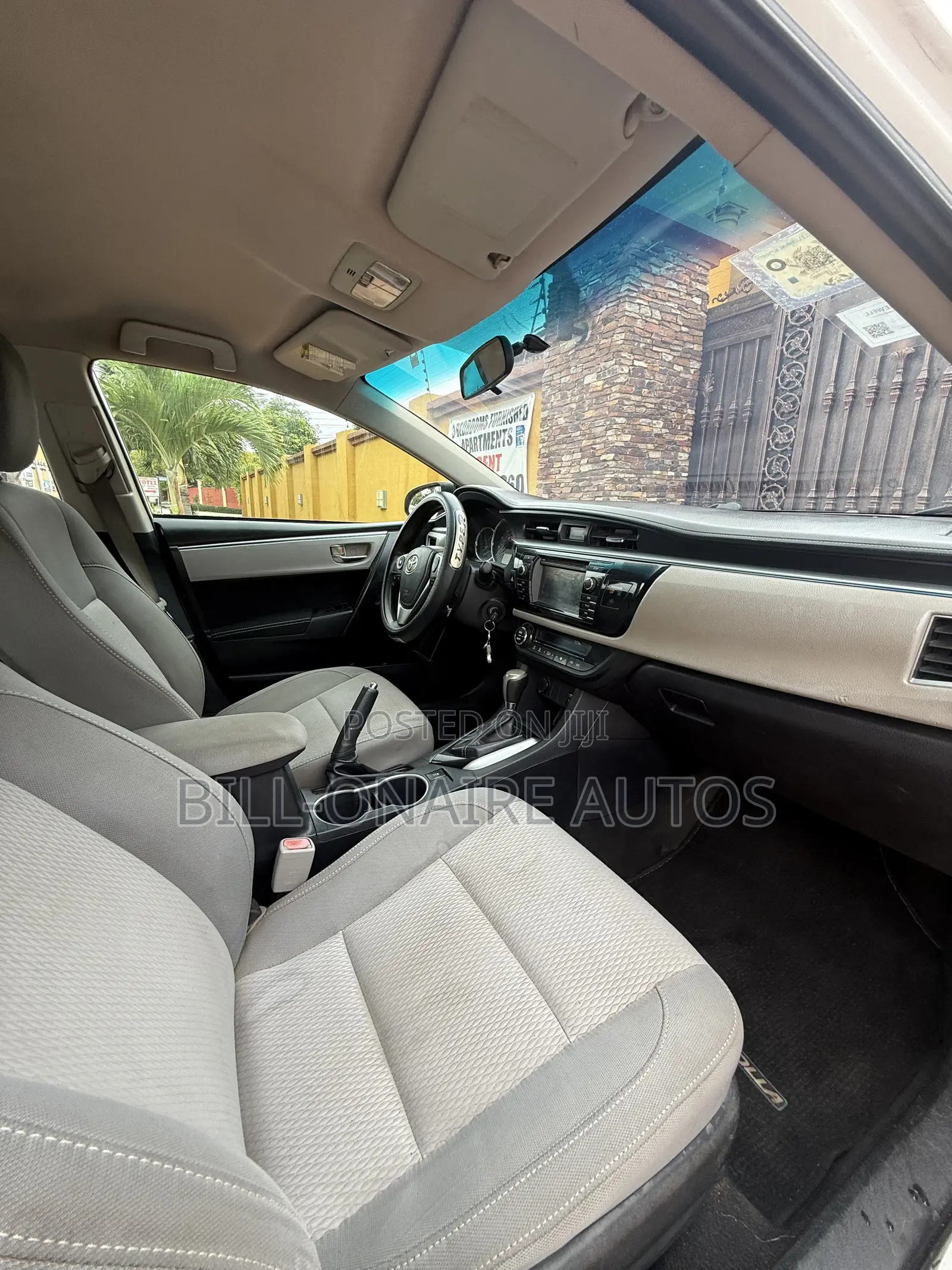 Toyota Corolla LE Eco 4dr Sedan (1.8L 4cyl CVT) 2014 White