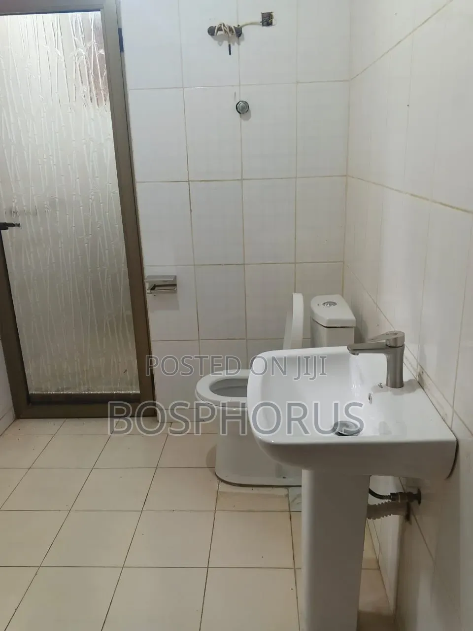 2bdrm Apartment in Lapaz Nyamekye, Nyanmekye for rent