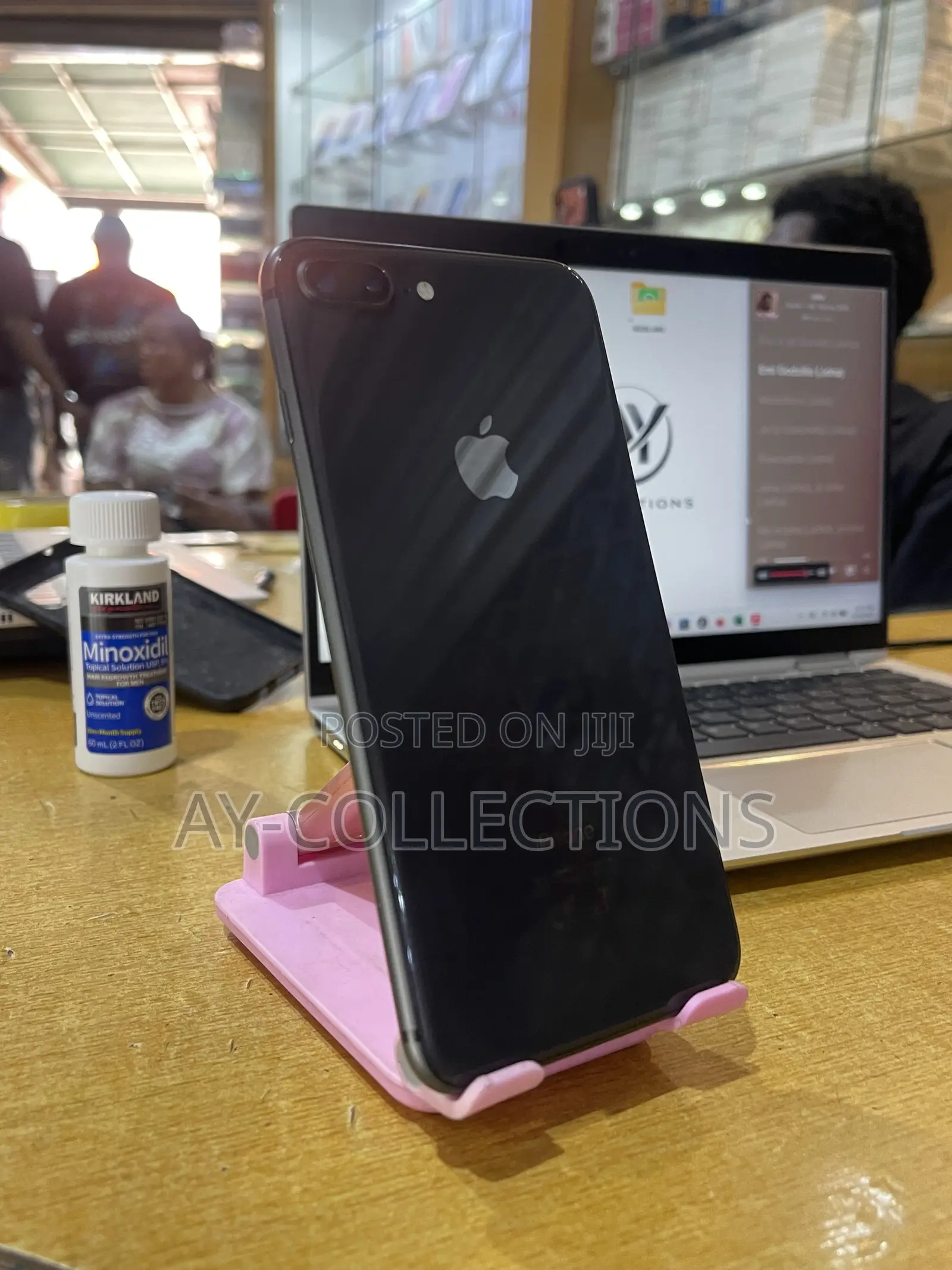 Apple iPhone 8 Plus 64 GB Black