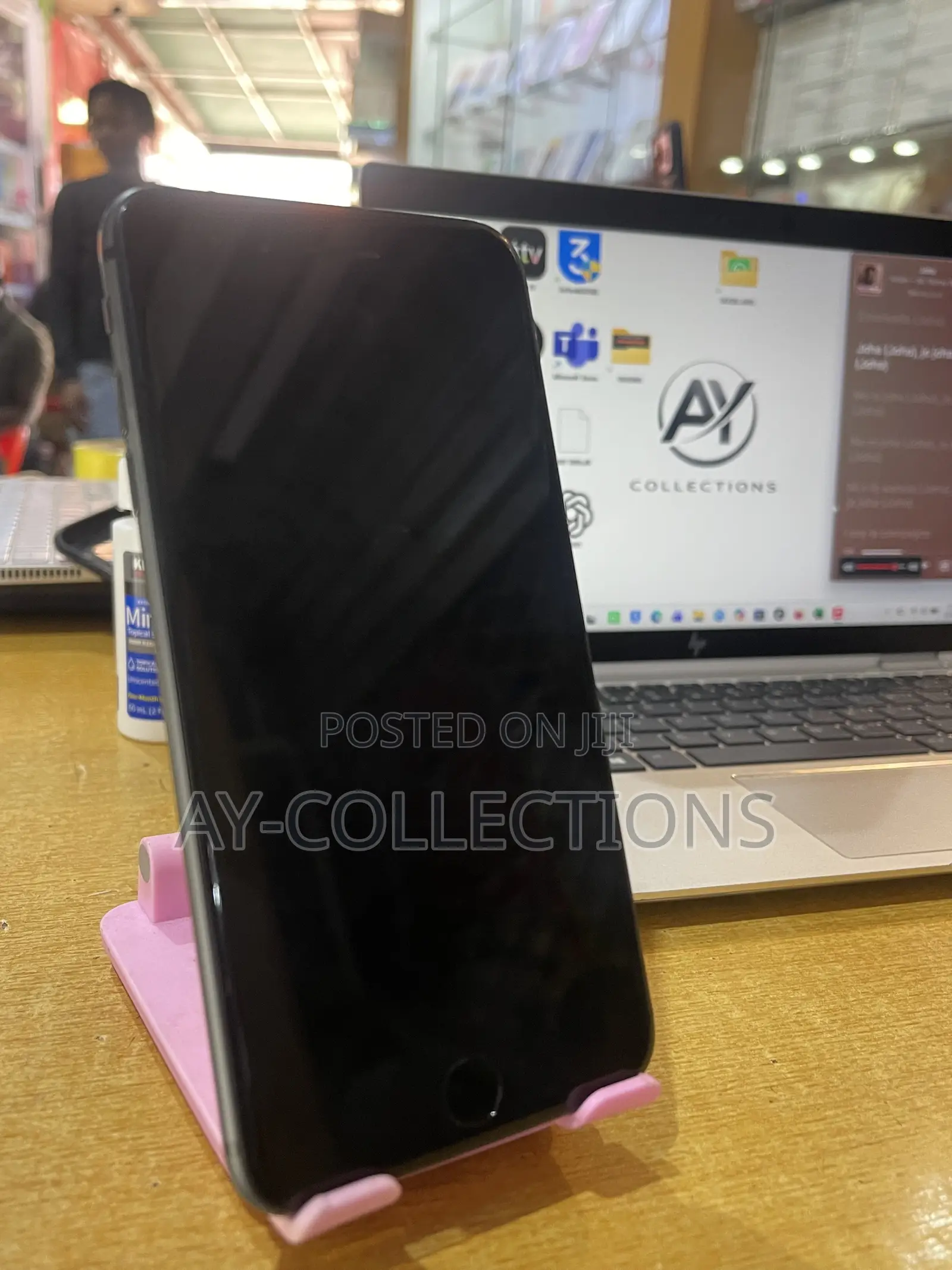 Apple iPhone 8 Plus 64 GB Black