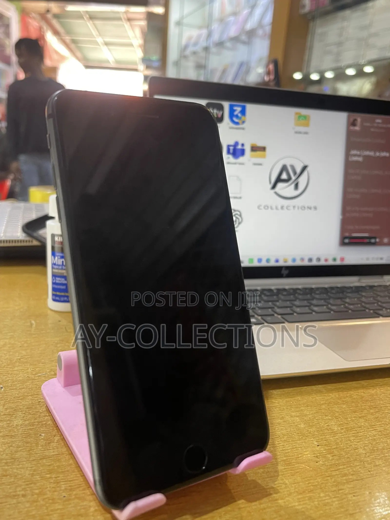 Apple iPhone 8 Plus 64 GB Black