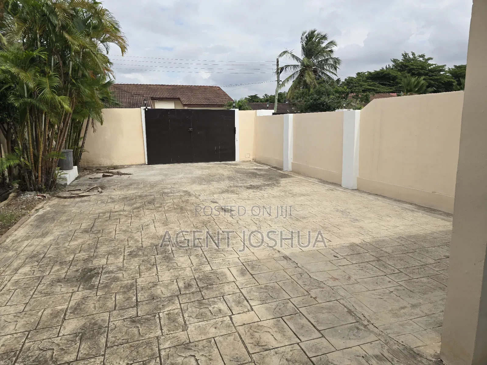 Furnished 2bdrm House in Manet Court Estate for rent