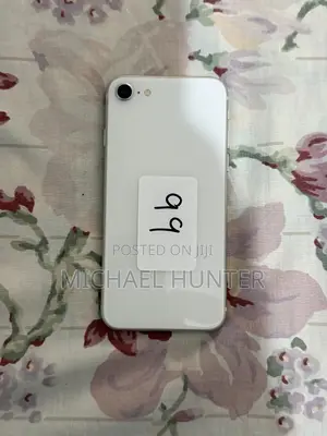 Apple iPhone SE (2022) 64 GB Red