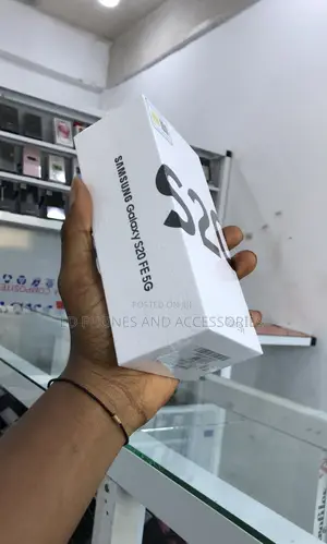 New Samsung Galaxy S20 FE 5G 128 GB Blue