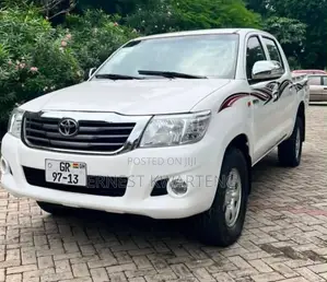 Toyota Hilux 2013 White