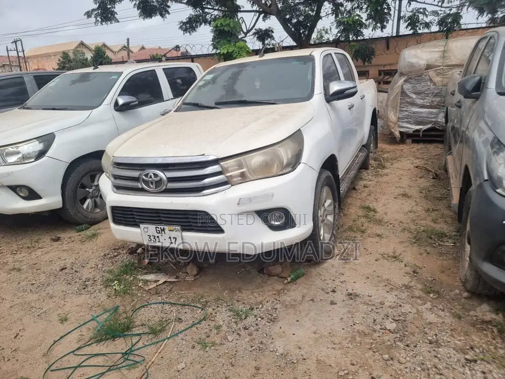 Toyota Hilux Revo Double Cab Deisel 2.8 RWD 2017 White