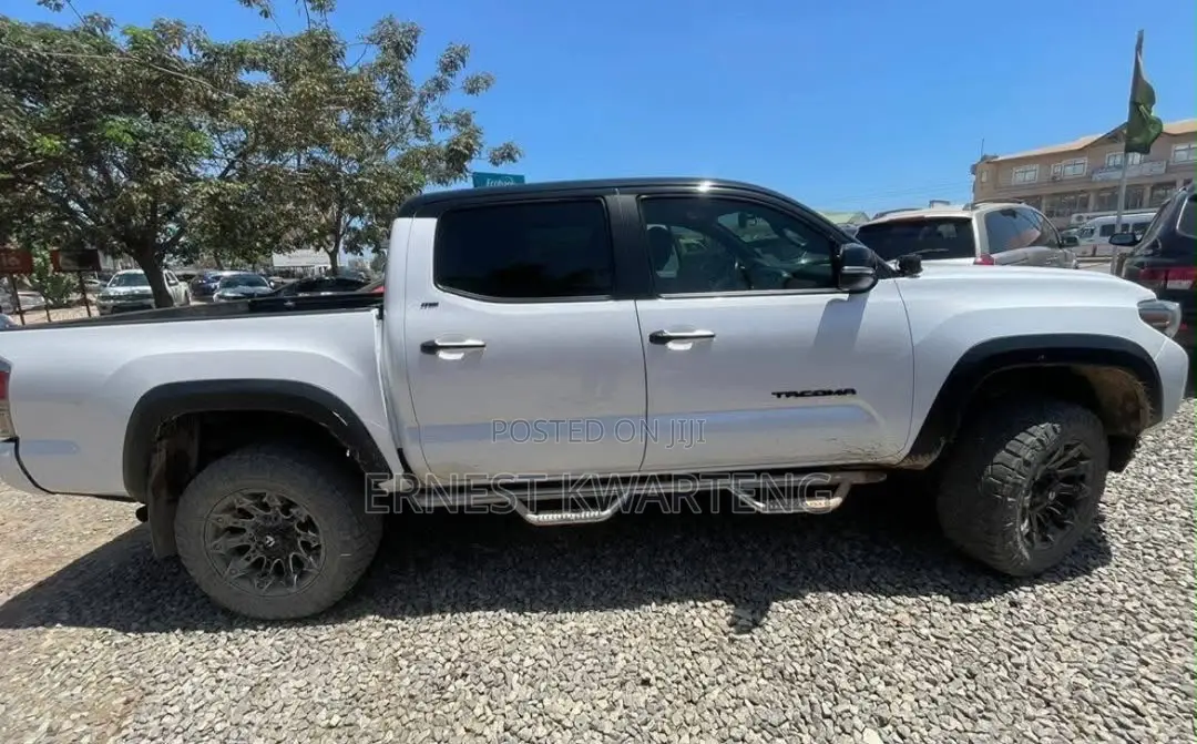 Toyota Tacoma Limited 2017 White