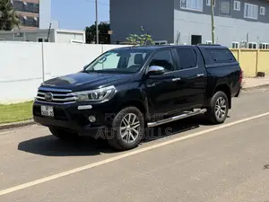 Toyota Hilux SR5+ 4x4 2019 Black