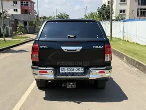 Toyota Hilux SR5+ 4x4 2019 Black