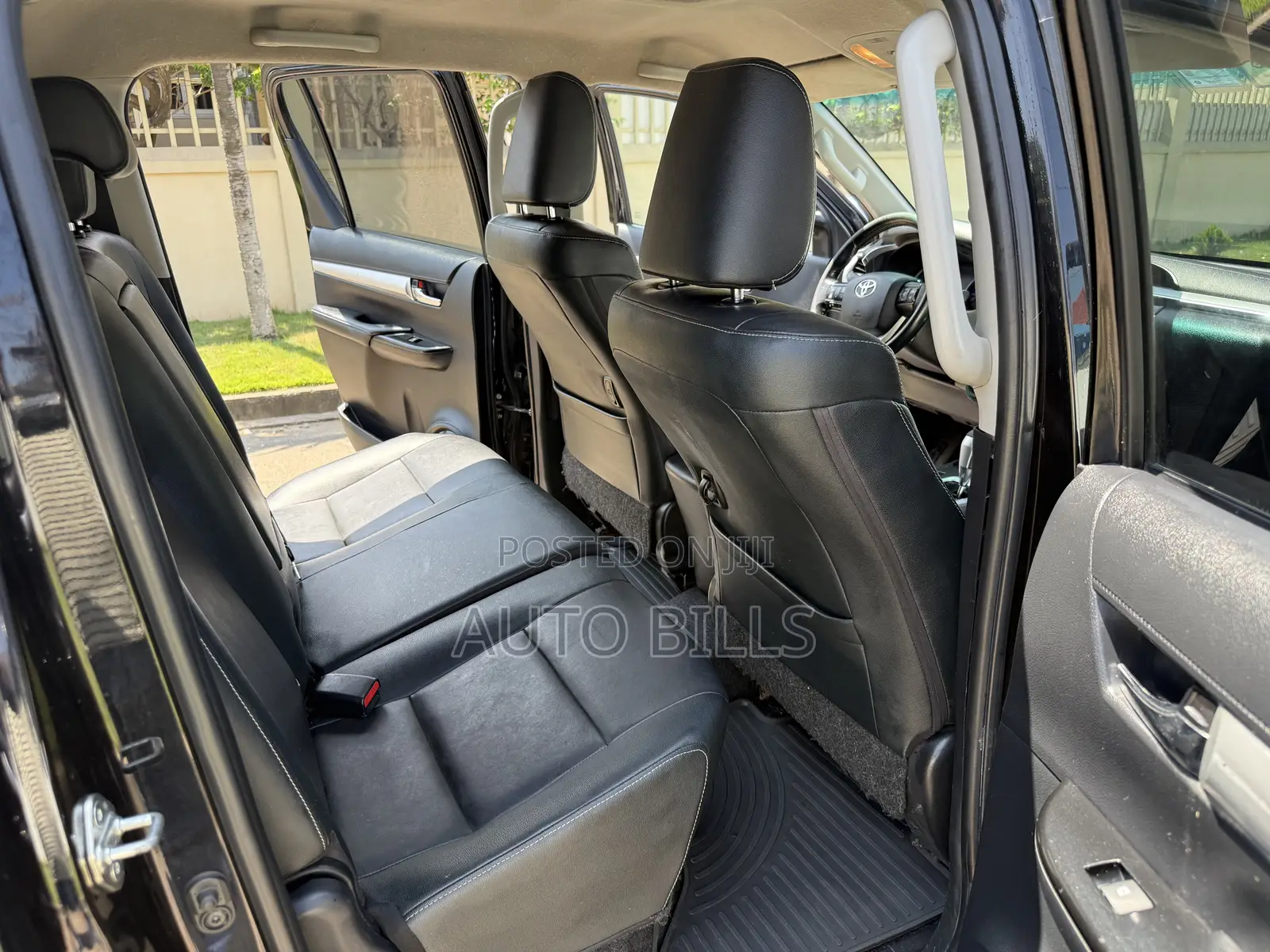 Toyota Hilux SR5+ 4x4 2019 Black