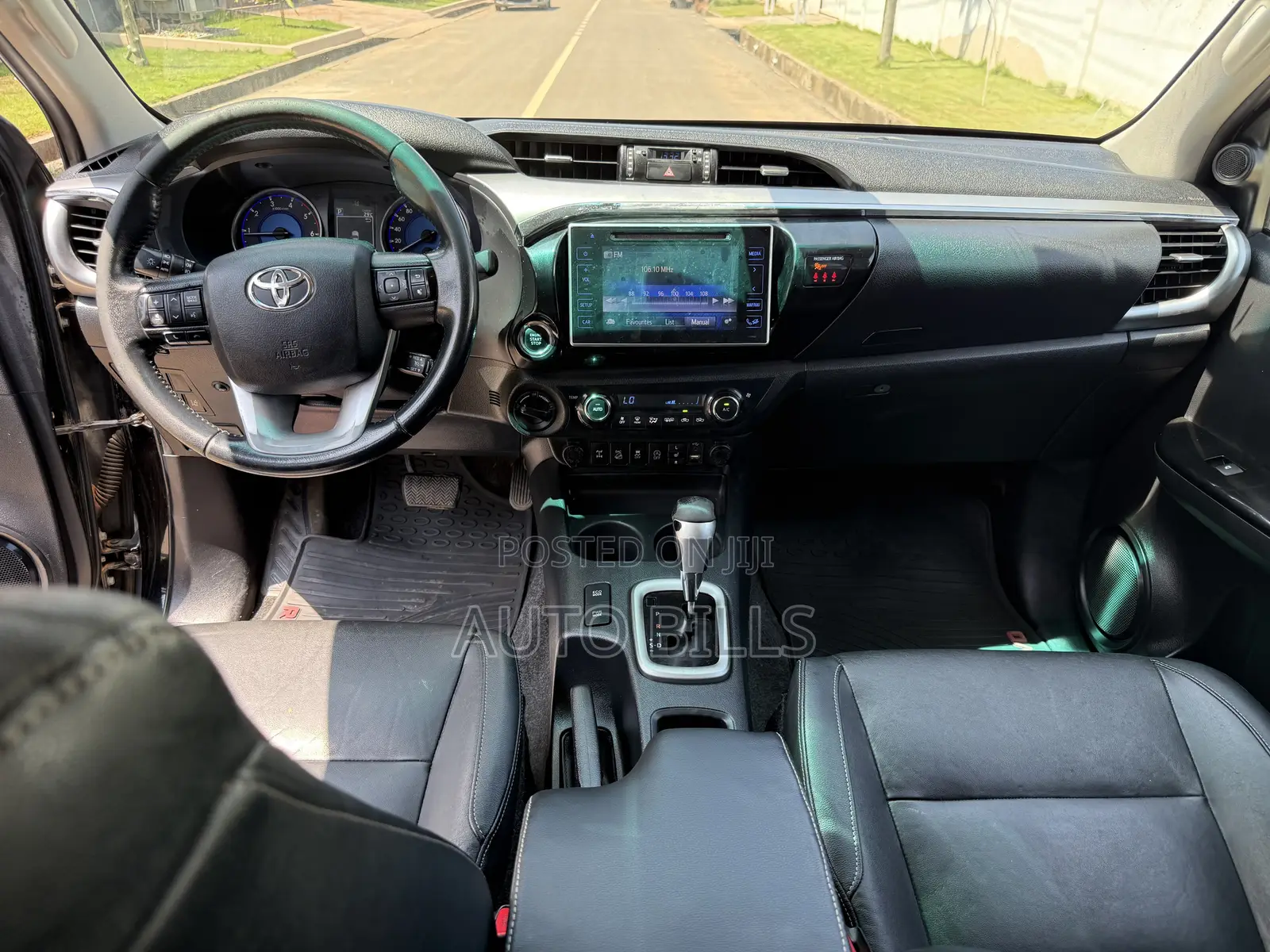 Toyota Hilux SR5+ 4x4 2019 Black