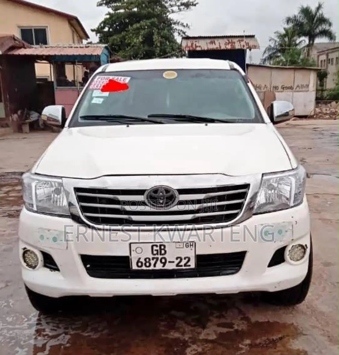 Toyota Hilux 2014 White