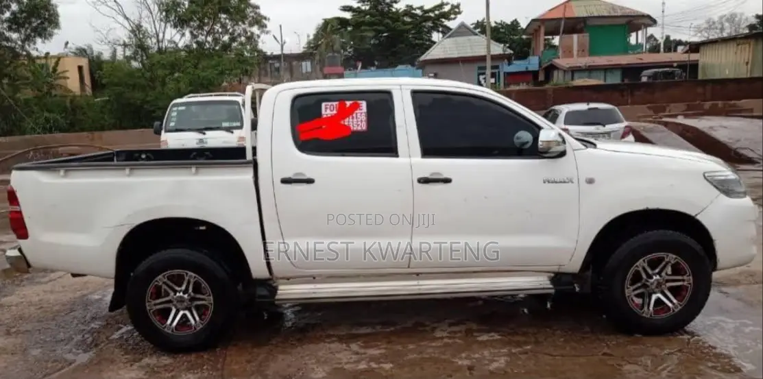 Toyota Hilux 2014 White