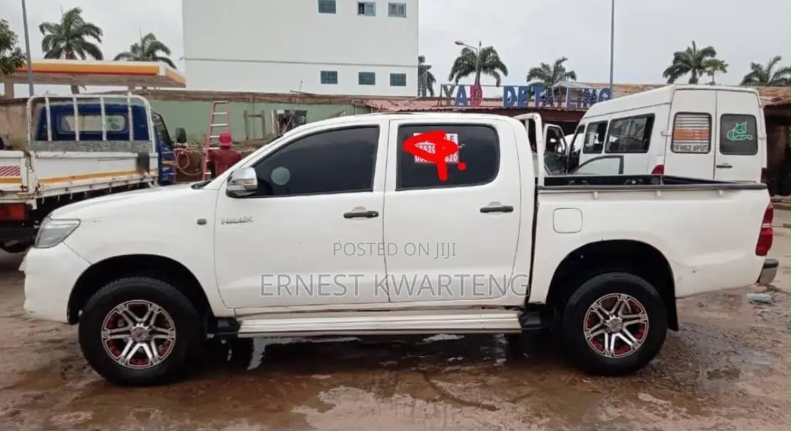 Toyota Hilux 2014 White