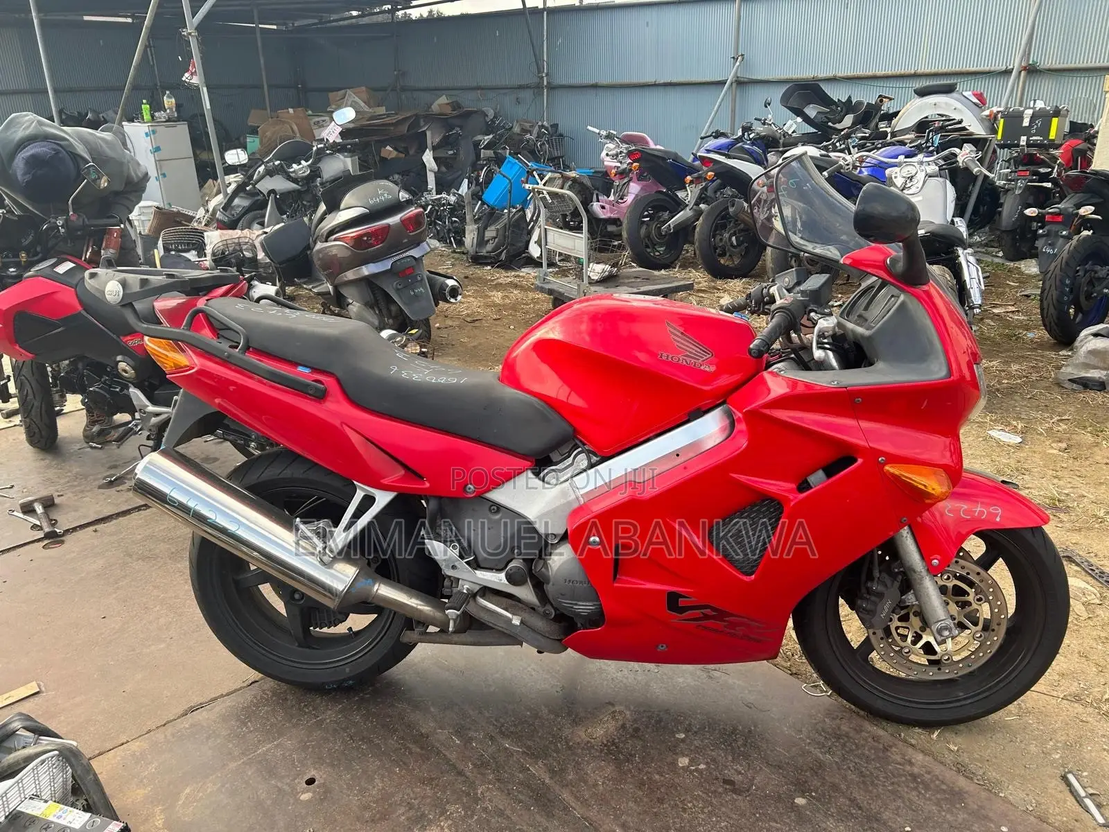Honda VF 2006 Red