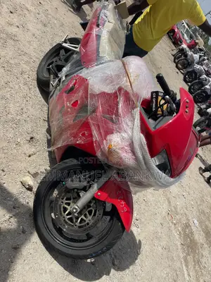 Honda VF 2006 Red