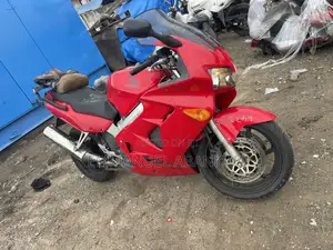 Honda VF 2006 Red