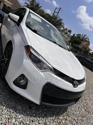 Toyota Corolla S 4dr Sedan (1.8L 4cyl CVT) 2016 White
