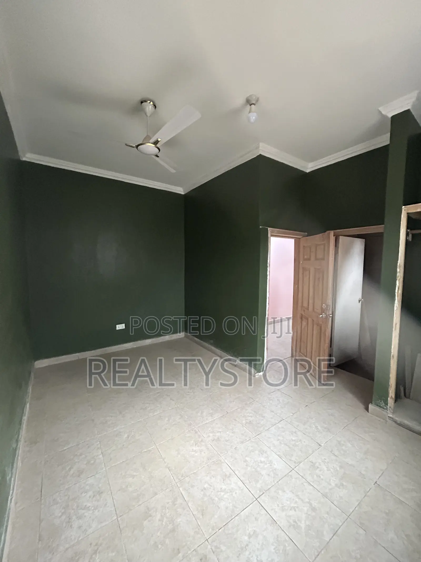 3bdrm Apartment in Adom, Accra Metropolitan for rent