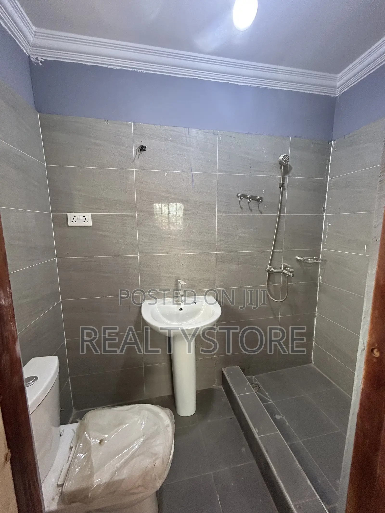 3bdrm Apartment in Adom, Accra Metropolitan for rent