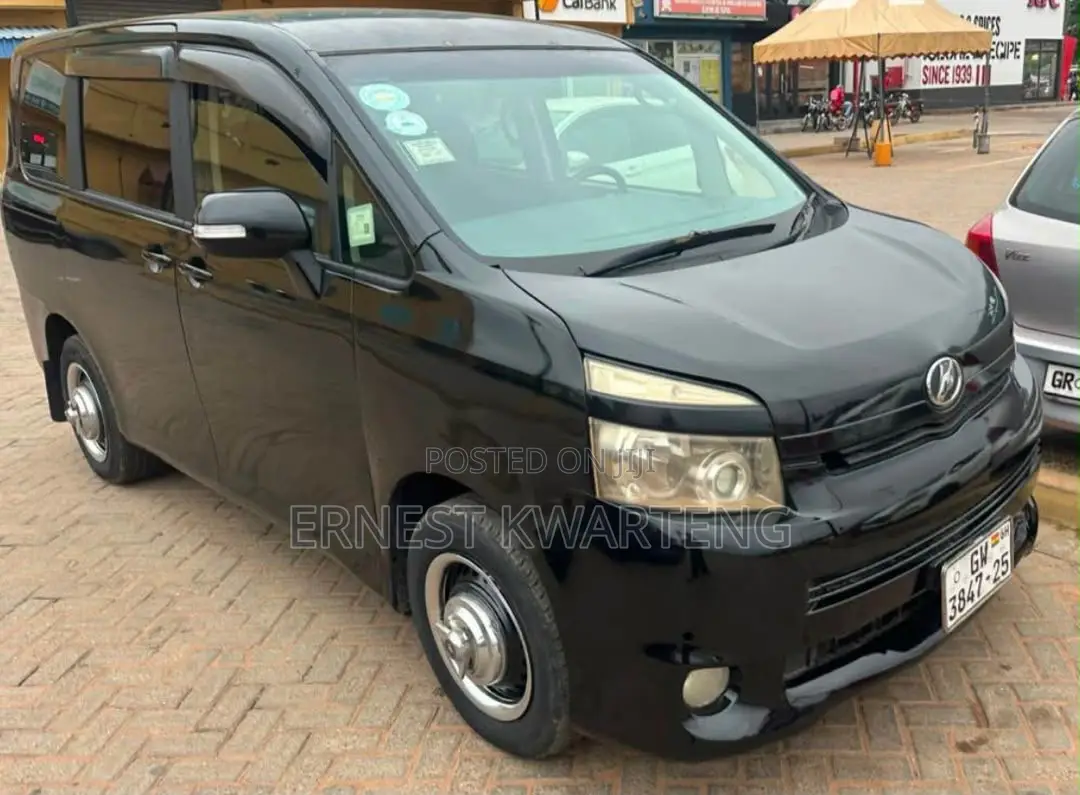 Toyota Voxy 2012 Black