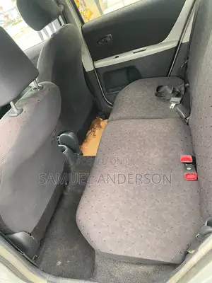 Toyota Vitz 1.3 AWD 5dr 2010 Silver