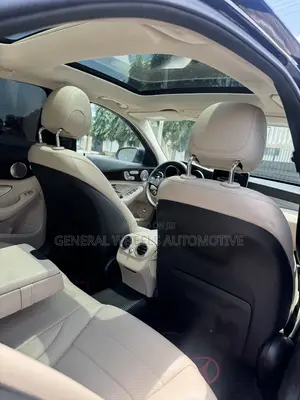 Mercedes-Benz C300 Luxury 4dr AWD 4Matic Sedan (2.0L 4cyl 7A) 2015 Blue
