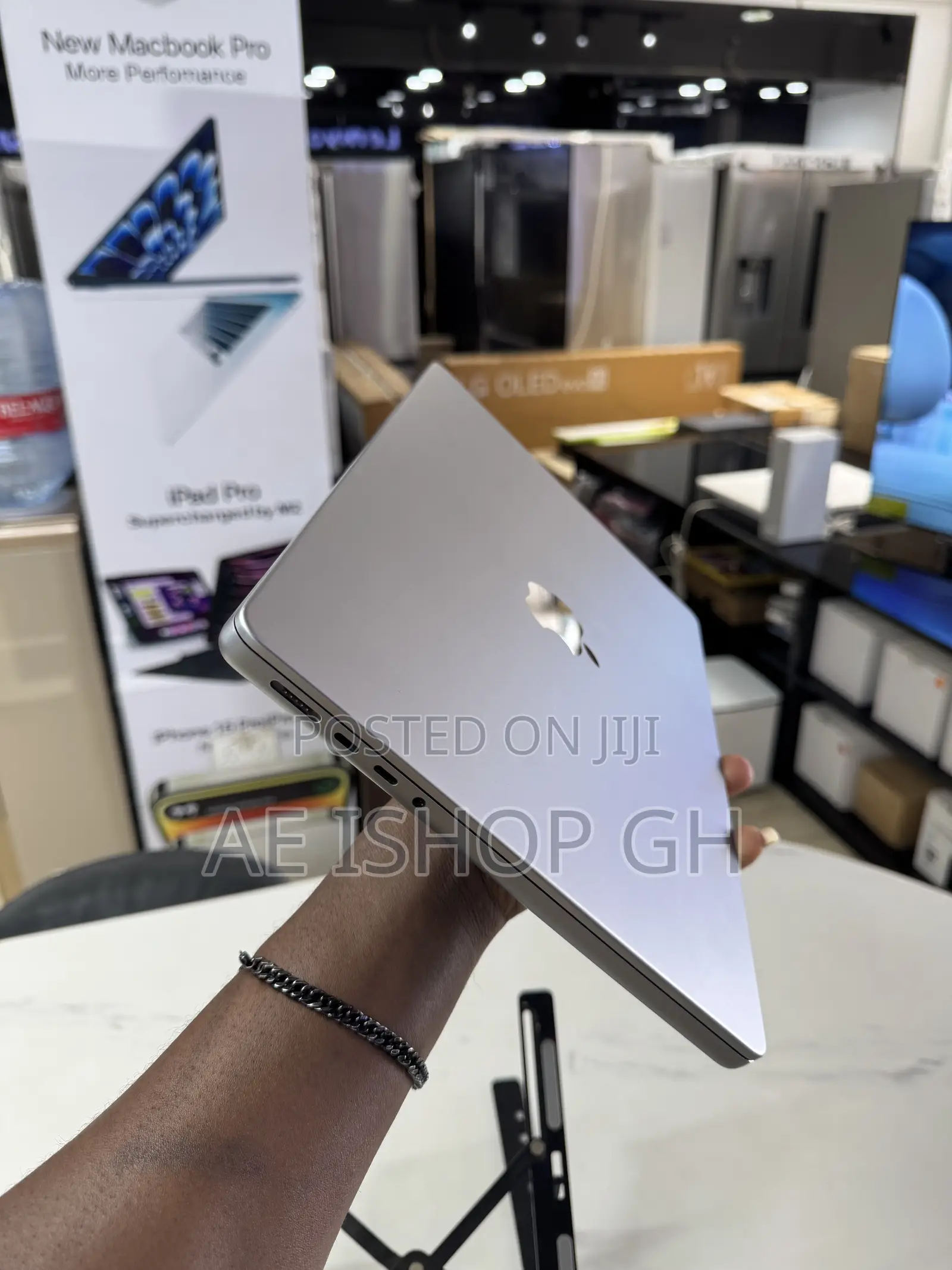 Laptop Apple MacBook Pro 2023 M3 16GB Apple M3 SSD 1T