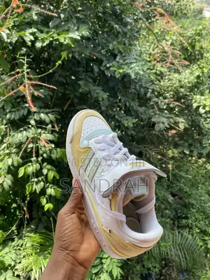 ORIGNIAL ADDIDAS FORUM LOW (Almost White and Yellow)