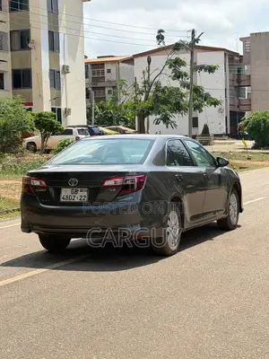 Toyota Camry LE 4dr Sedan (2.5L 4cyl 6A) 2014 Gray