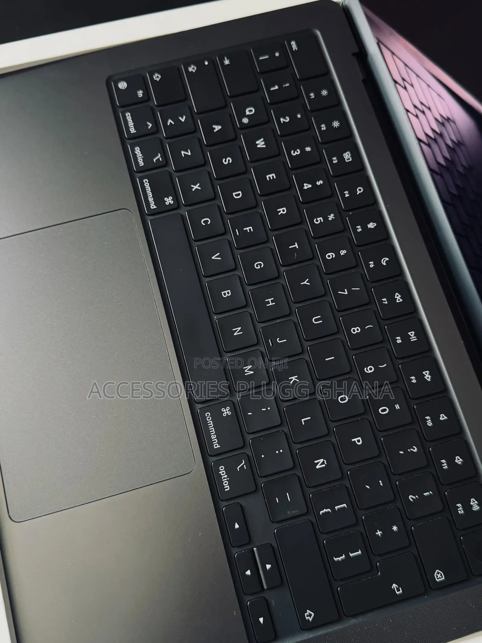 Laptop Apple MacBook Pro 2023 M3 Pro 18GB Apple M3 Pro SSD 512GB
