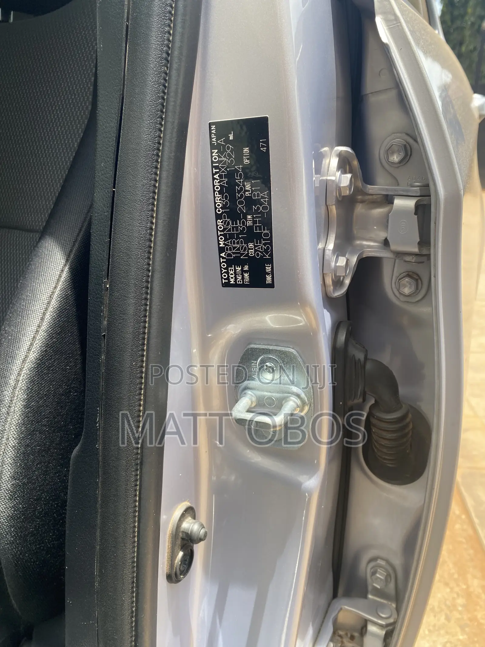 Toyota Vitz 2010 Silver