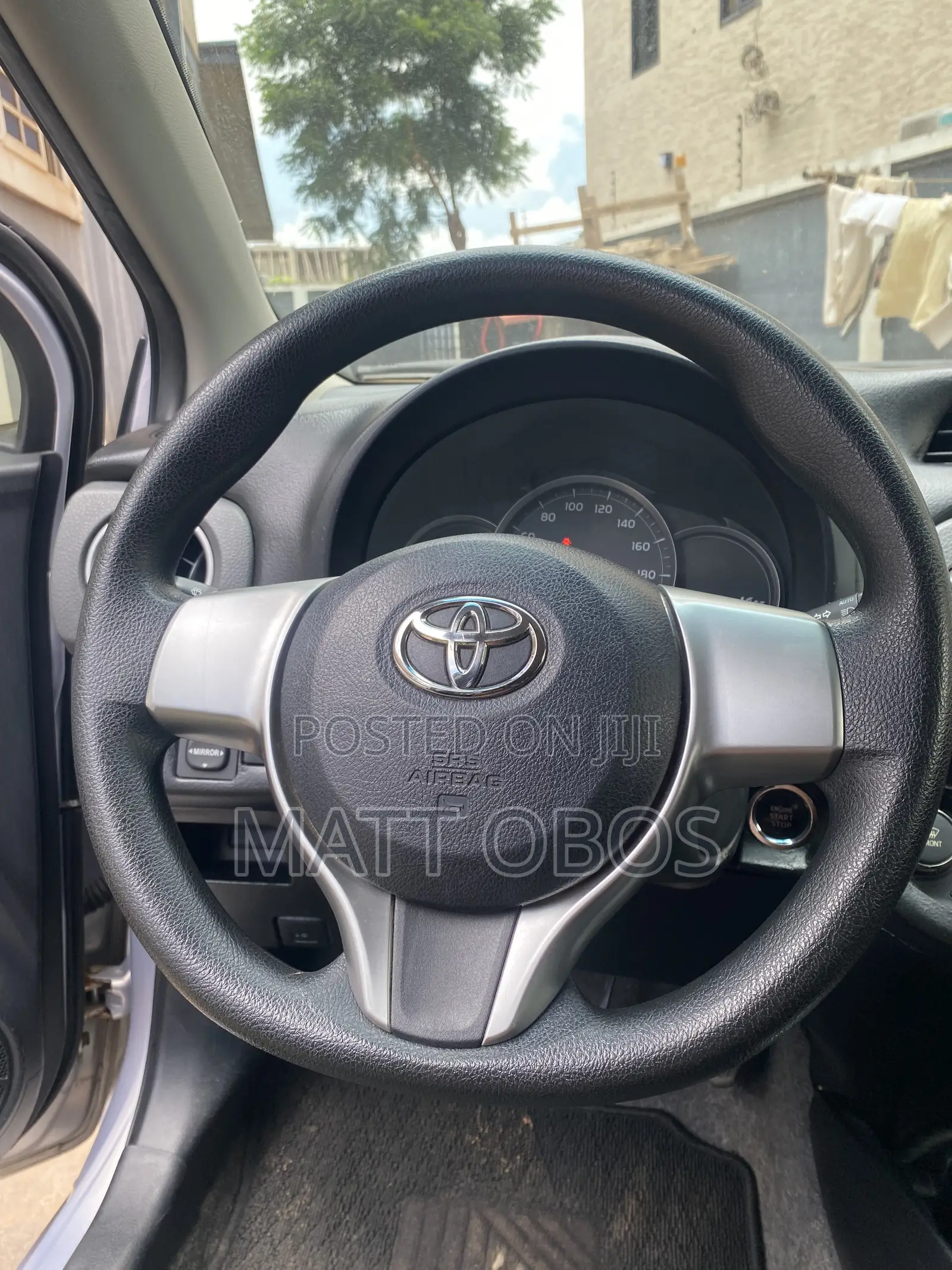 Toyota Vitz 2010 Silver